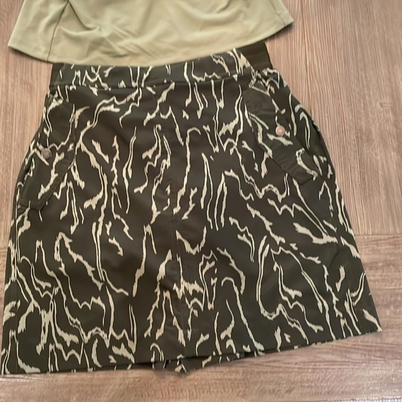 Athleta Vienna cargo skort. Size 4. Excellent condition - Picture 6 of 14